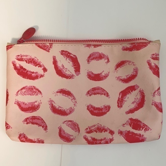 Ipsy Cosmetic Bag Valentine’s Lipstick Kiss pink - Picture 1 of 3